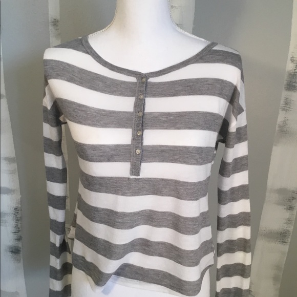 Grey and white Aeropostale  Short sleeve T-shirt - Picture 1 of 3